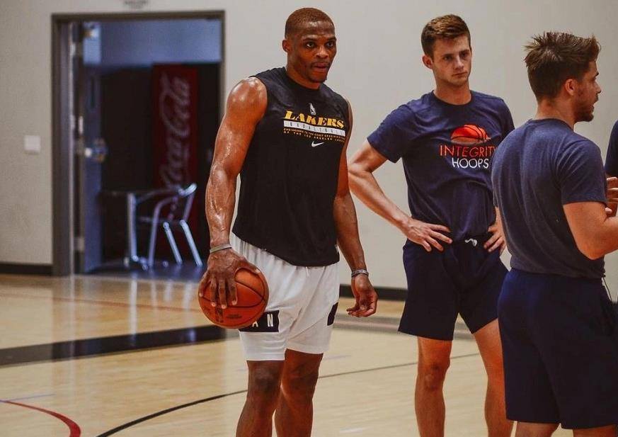 三个月内 三个月内